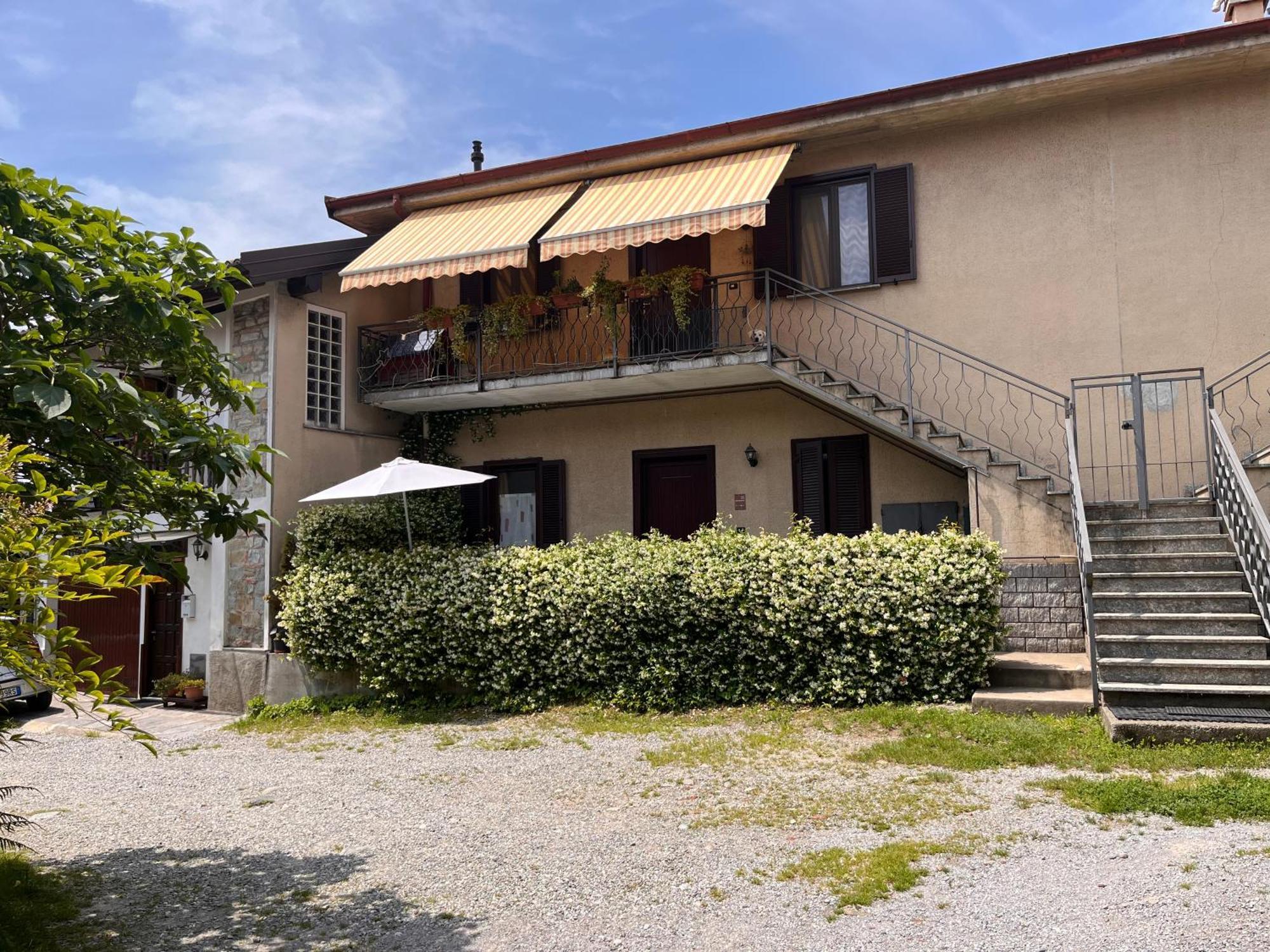 Il Cortile Como Single & Double Room In Apartment No Hotel Exterior photo